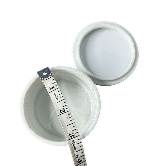 Vintage White Porcelain Trinket Box with lid gold rim and pink flower - Picture 6 of 7